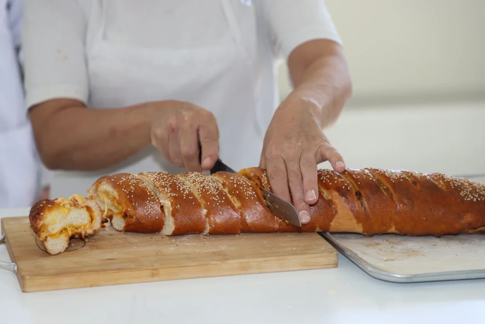 Başkan Kurt’tan Kılıçoğlu Demirali Ekmek Fabrikası’na ziyaret